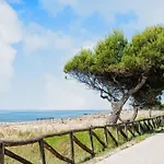 Villa Comfy House In A Quiet Area Near The