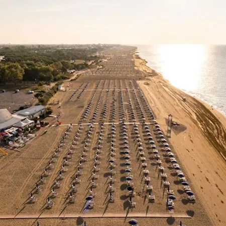 Comfy House In A Quiet Area Near The Villa *