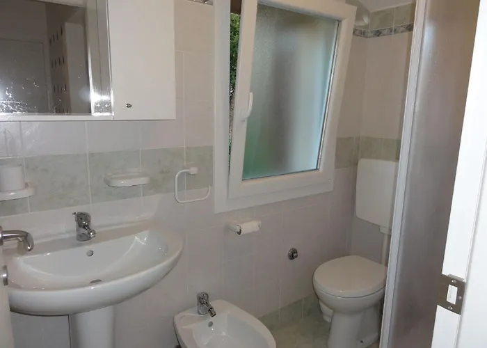 Вілла Comfy House In A Quiet Area Near The *