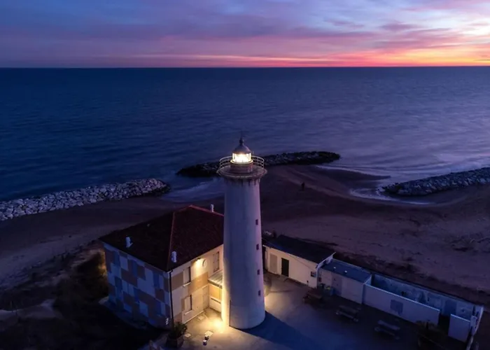 Comfy House In A Quiet Area Near The